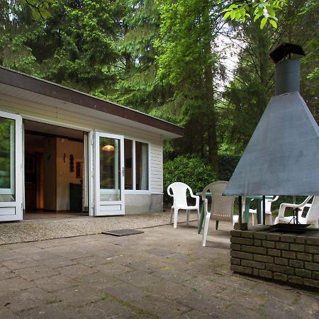 Peacefully Chalet In Lanklaar With Garden Dilsen-Stokkem Quarto foto