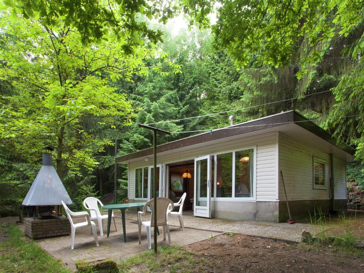 Peacefully Chalet In Lanklaar With Garden Dilsen-Stokkem Quarto foto