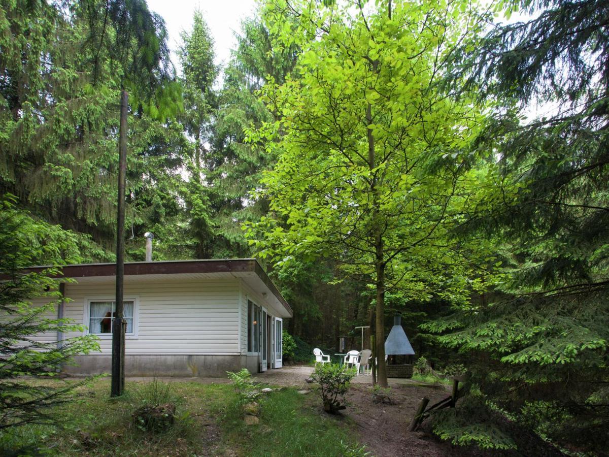 Peacefully Chalet In Lanklaar With Garden Dilsen-Stokkem Quarto foto