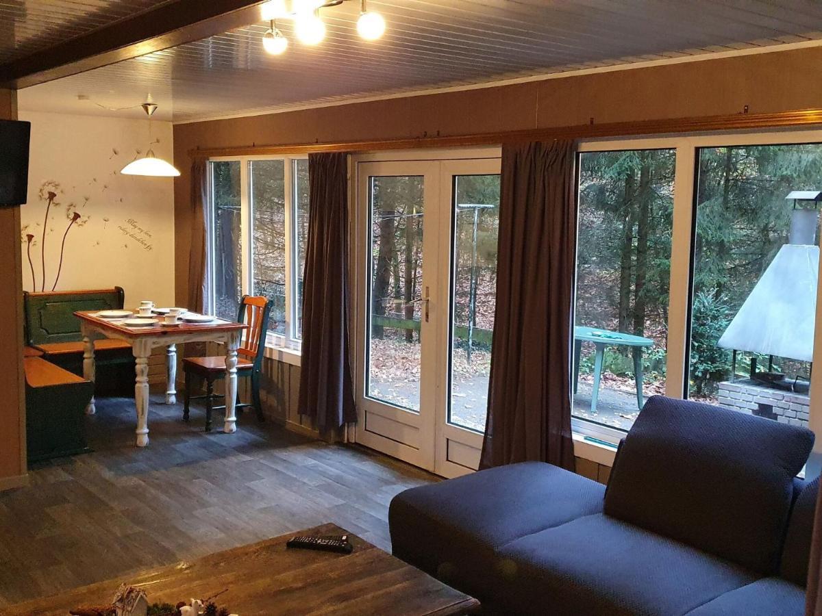 Peacefully Chalet In Lanklaar With Garden Dilsen-Stokkem Exterior foto