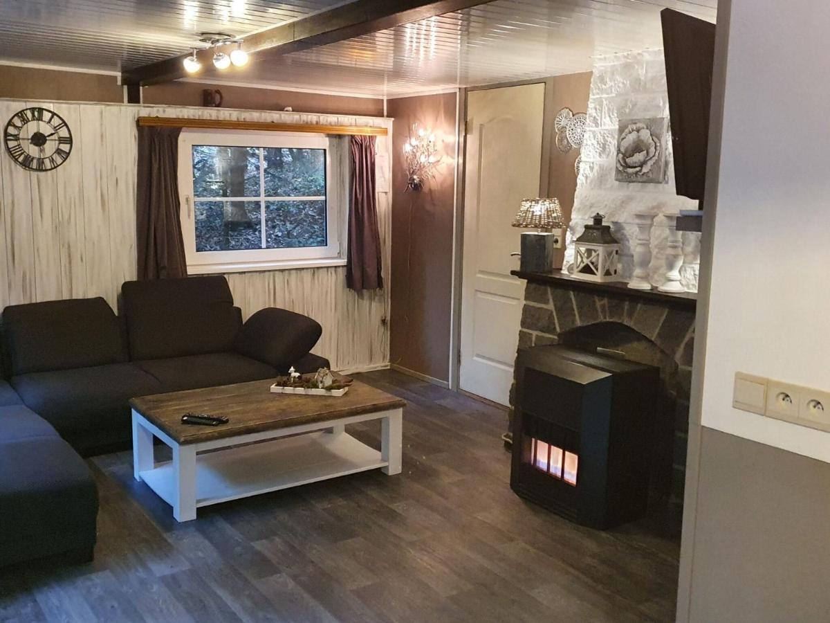 Peacefully Chalet In Lanklaar With Garden Dilsen-Stokkem Exterior foto